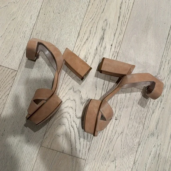 Brand new Stuart weitzman nude suede ankle strap heels 6 - Picture 2 of 4
